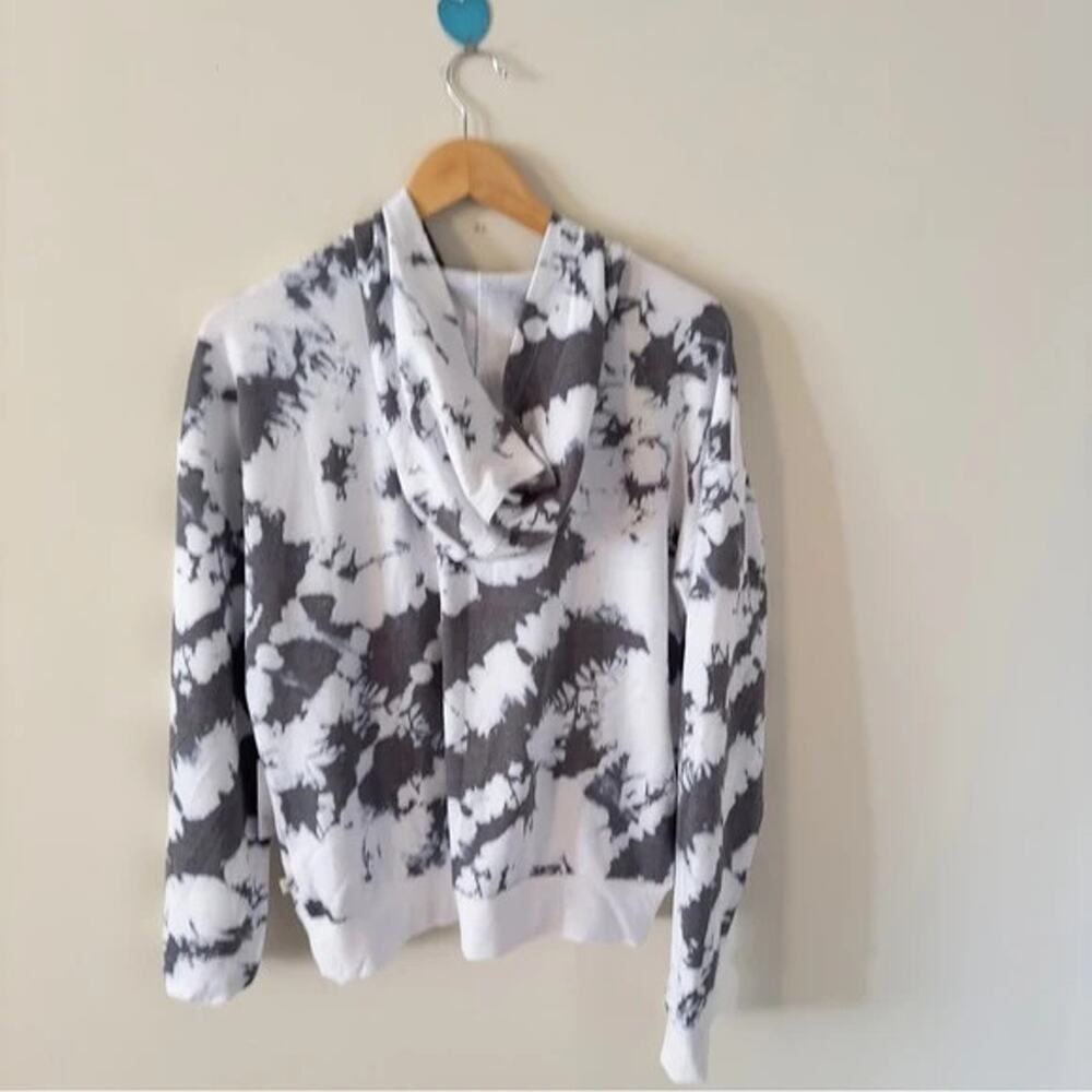 Jessica Simpson Womenβs Casual Tie-Dye Hoodie Sweatshirt Long Sleeve Pockets L